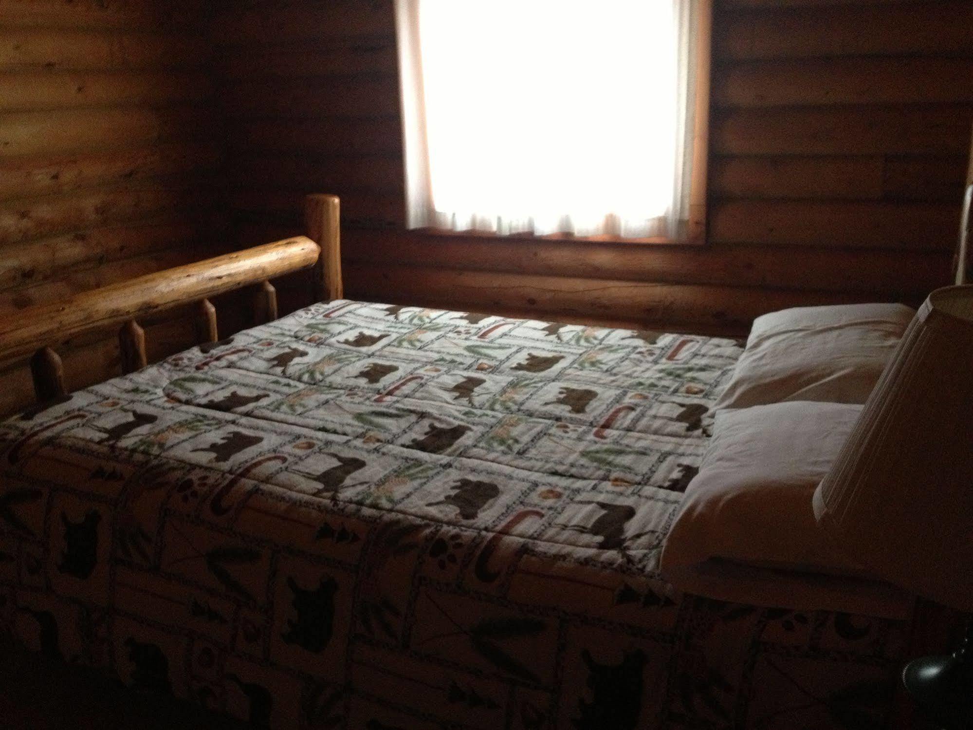 Drift Lodge Moose Bay Cabins 아일랜드 파크 외부 사진